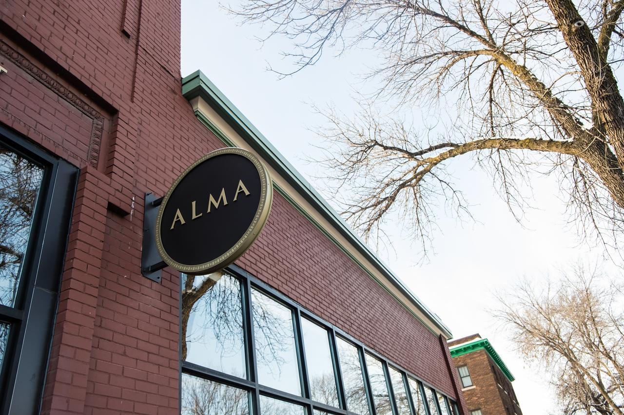 Hotel Alma Minneapolis Ngoại thất bức ảnh